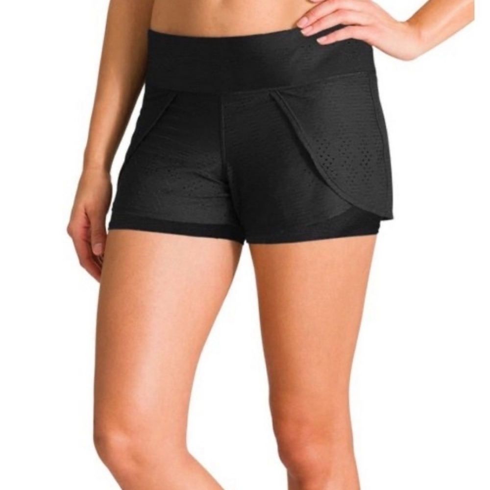 Athleta Prisma Mesh Shorts size Medium Black